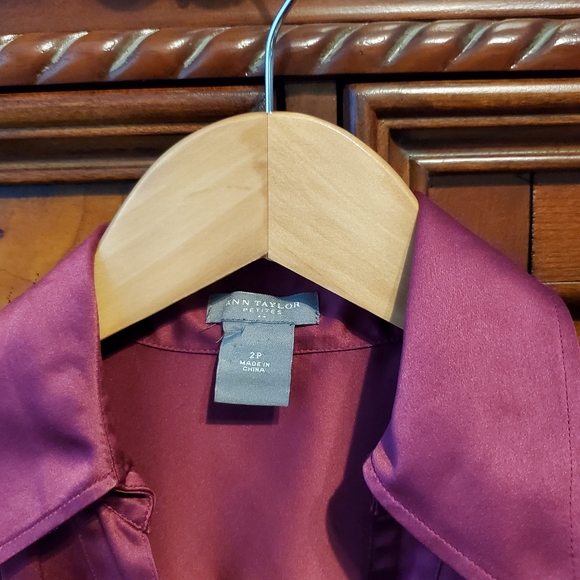 ANN TAYLOR magenta satin blouse 2P - Picture 5 of 5